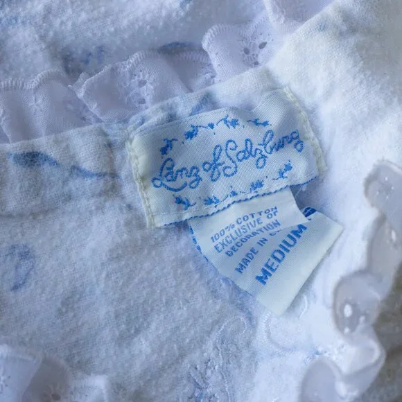 Lanz of Salzburg M Flannel Nightgown – Classic & Cozy - Blue Floral - Picture 3 of 3